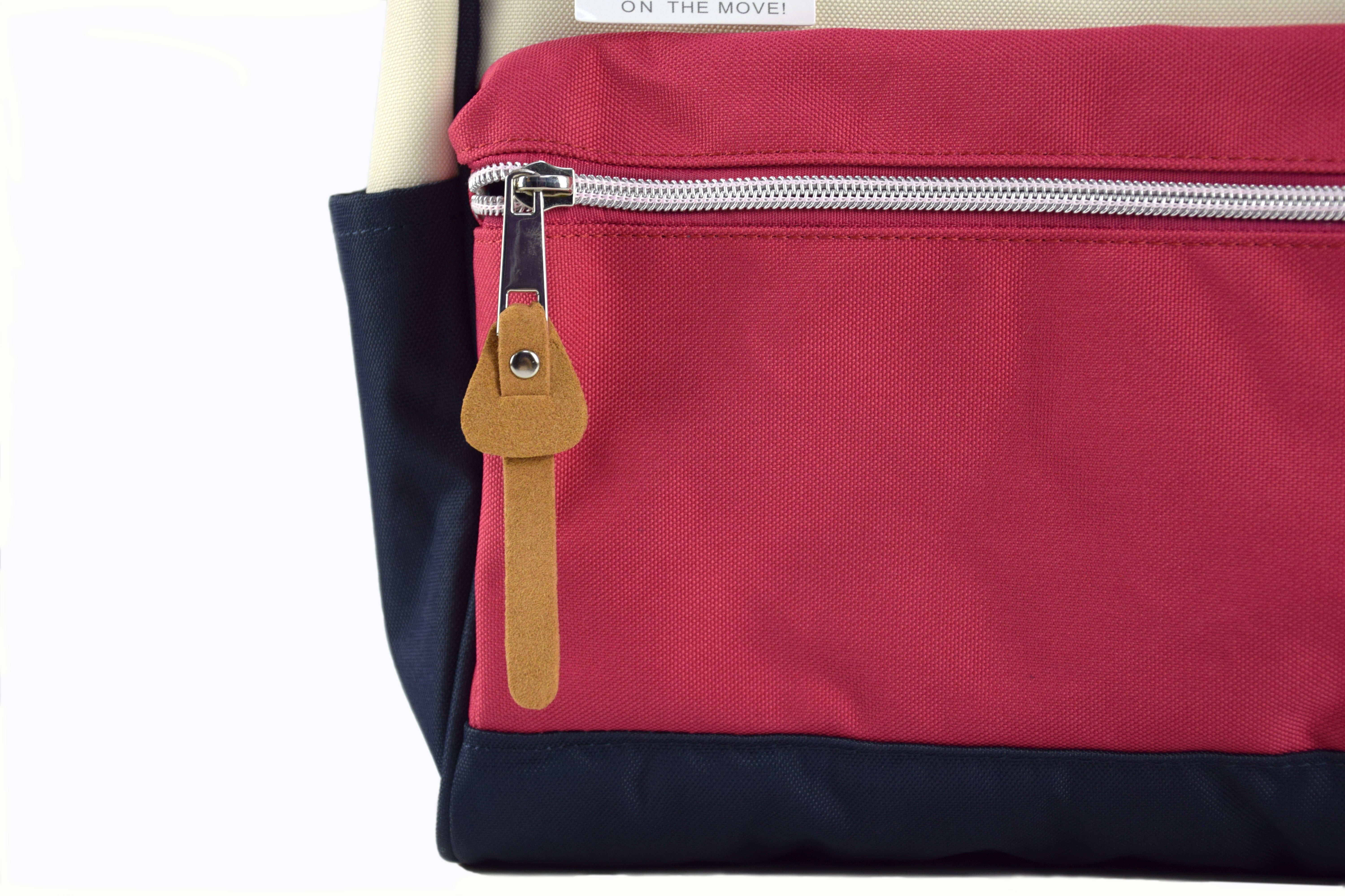 Mochila Pequeña de Turismo Unik – Impermeable, Ligera, 600D Poliéster, con Botelleros y Bolsillo Frontal – Ideal para Viajes, Escuela y Uso Diario